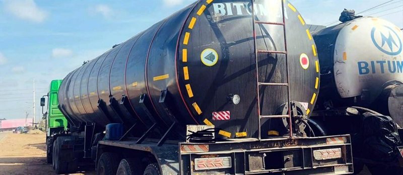 Bitumen tanker